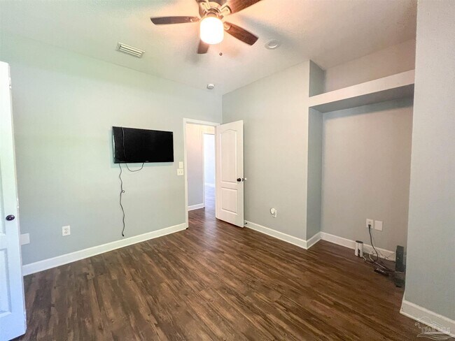 Building Photo - 2685 Segrest Rd