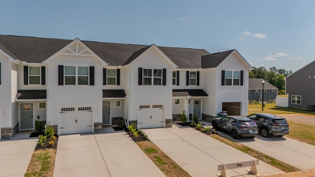 Building Photo - 113 Filly Ln