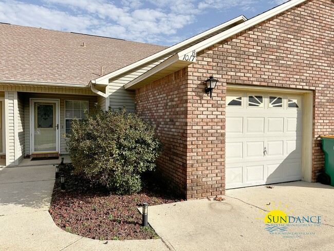 Building Photo - Spacious 3-Bedroom Home in FWB in between Eglin & Hurlburt Bases!