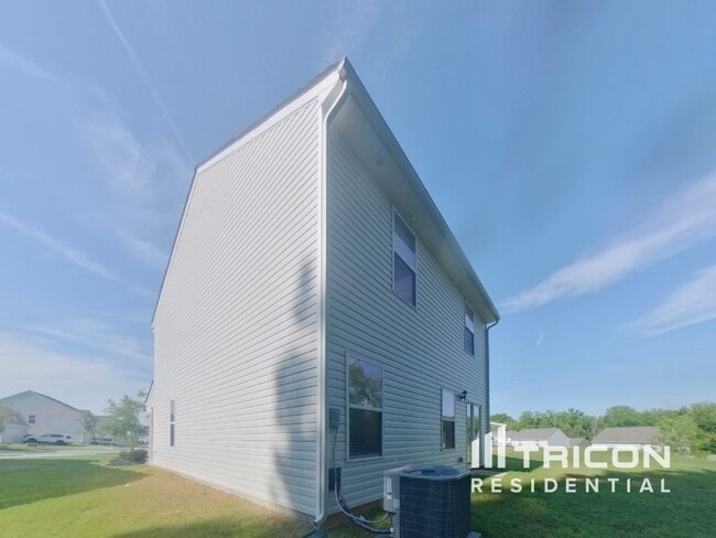 Building Photo - 165 Trailwood Ct