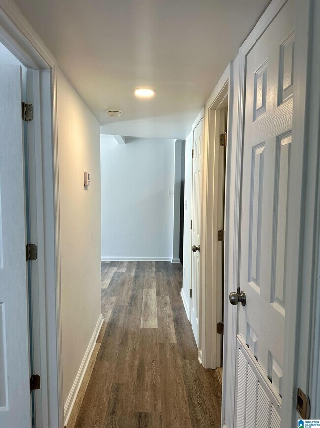 Building Photo - 1911 19th Ct N