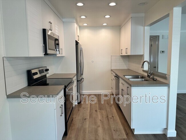 Building Photo - 2869 Instone Ct