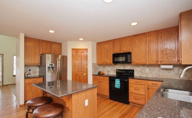 Building Photo - 13618 Parkview Pl