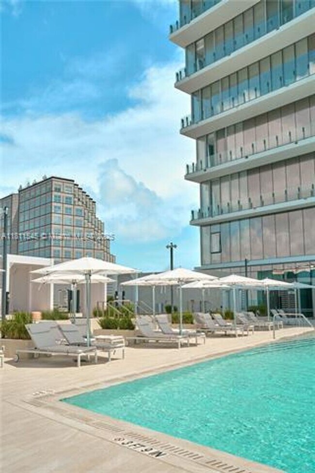 Building Photo - 300 Biscayne Blvd Way