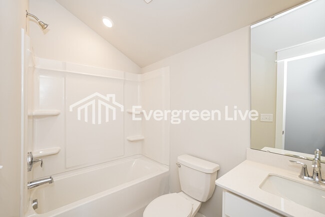 Building Photo - 129 Bloomsbury St