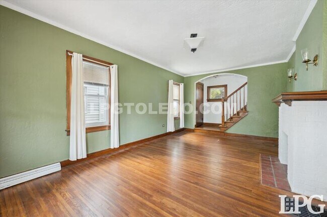 Building Photo - 2029 Berdan Ave