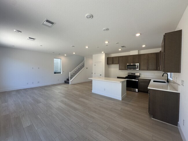 Building Photo - 10273 Digby Fine St