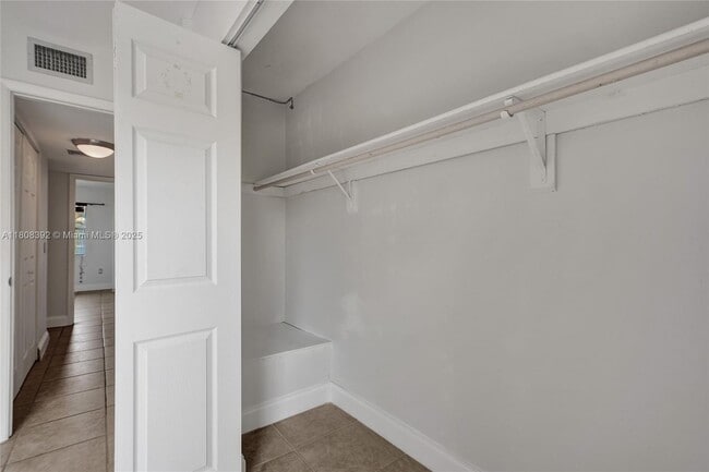 Building Photo - 4600 SW 67th Ave