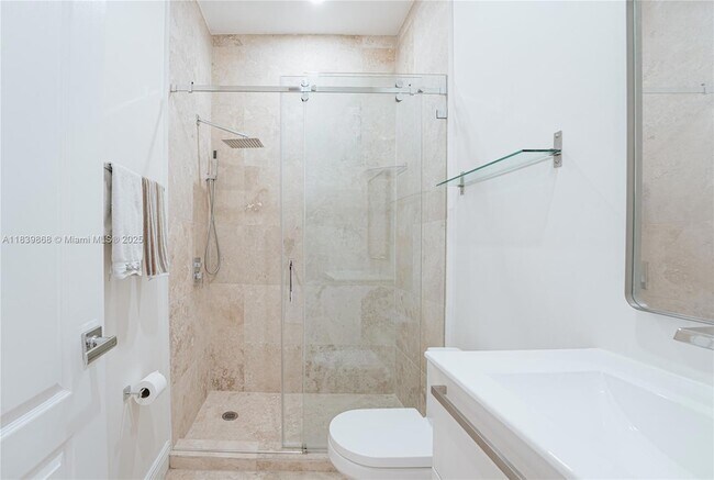 Building Photo - 2766 SW 33rd Ave