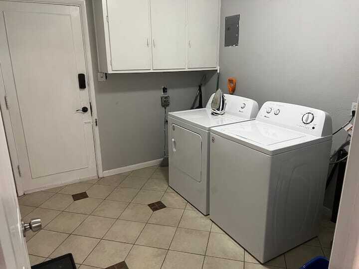 Building Photo - 485 Zenobia St