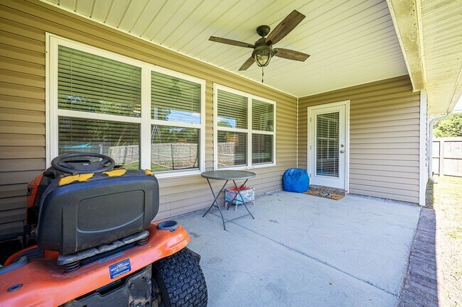 Building Photo - 9125 Bellewood Dr