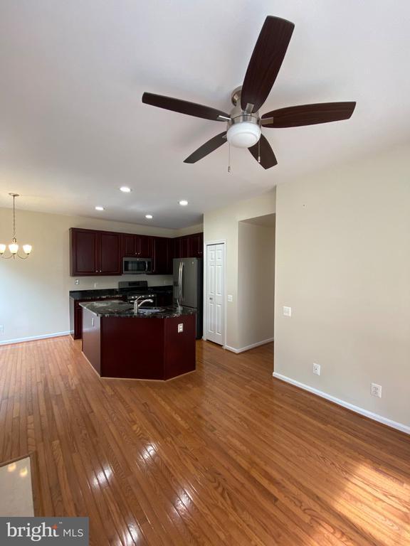 Building Photo - 81 Arell Ct
