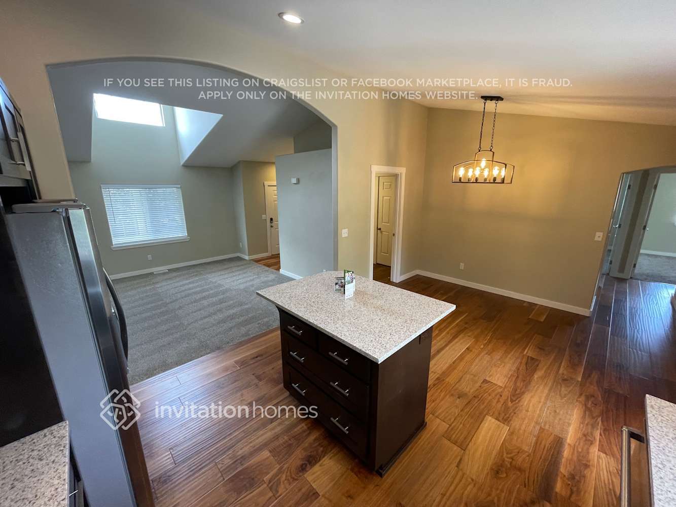 Building Photo - 19407 Valley View Dr