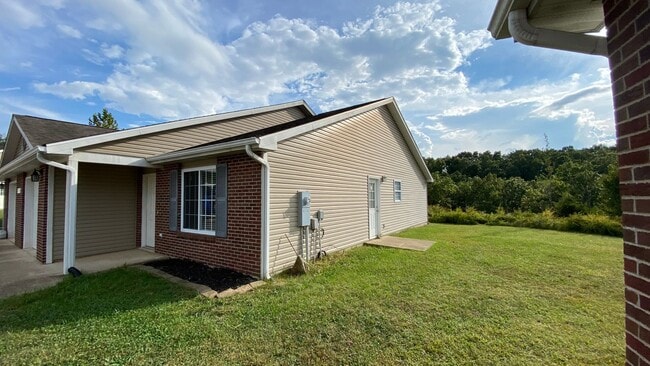 Building Photo - 2 Bedroom, 2 Bathroom Duplex, Close to Ft ...