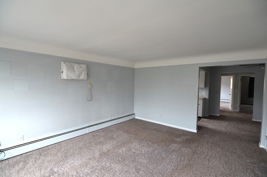 Building Photo - 5846 Robison Rd