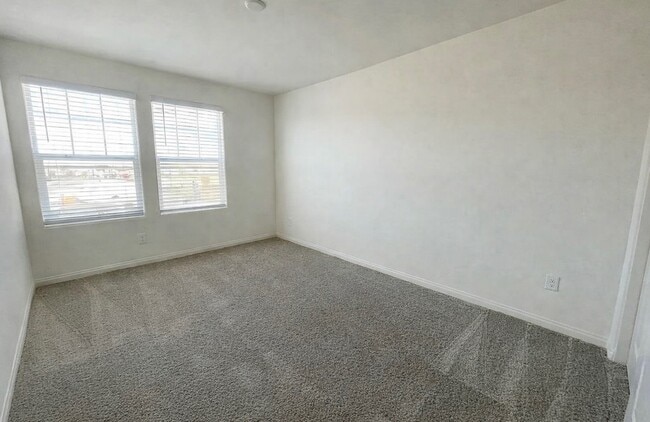 Building Photo - 3543 Dimora St