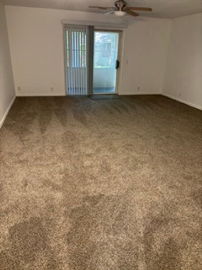 Building Photo - Charming 3 bedroom, 2 bathroom located in the picturesque Hot Springs Village, nearby the Coronad...