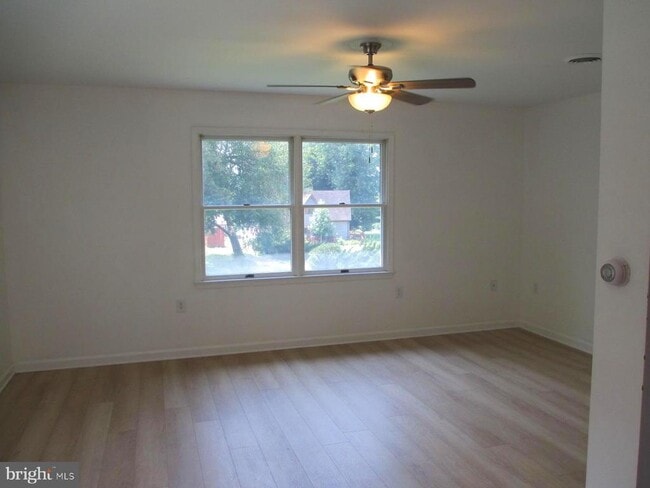 Building Photo - 25440 Luhaven