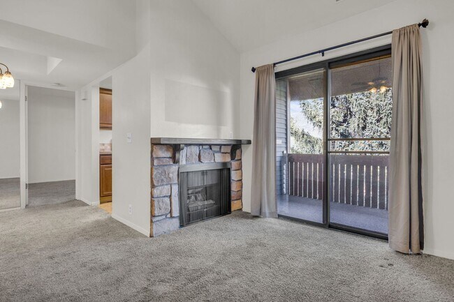 Building Photo - POWDERWOOD 1 BEDROOM