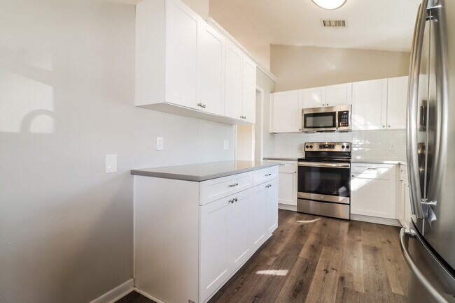 Building Photo - 154 Chelsea Ct