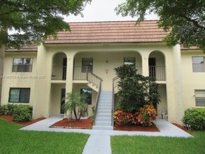 Building Photo - 110 Lake Meryl Dr