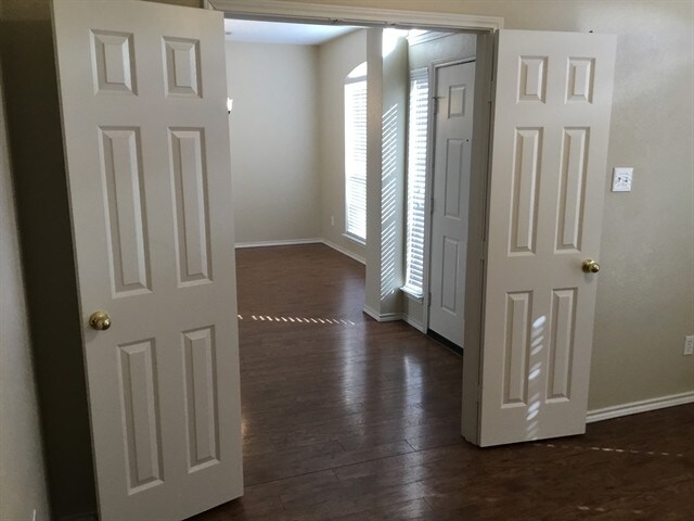 Building Photo - 7902 Shoshoni Drive
