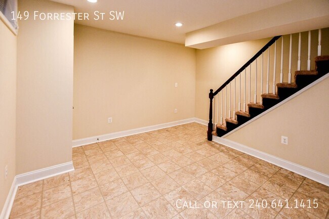 Building Photo - 149 Forrester St SW