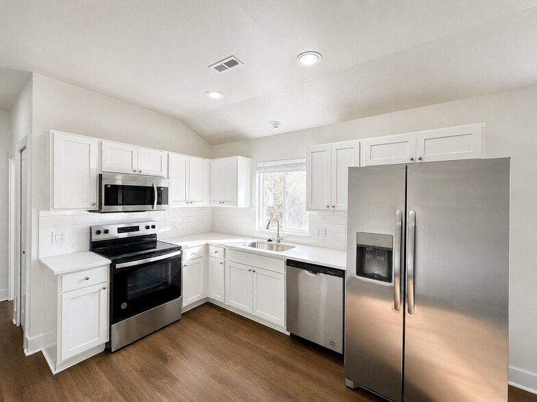 Building Photo - 2761 Gady Pines Dr