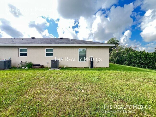 Building Photo - 8106 Juniper Rd