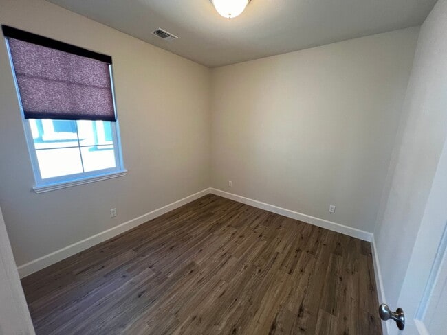Building Photo - Lovely East Garrison 3 bedroom 2.5 bathroo...
