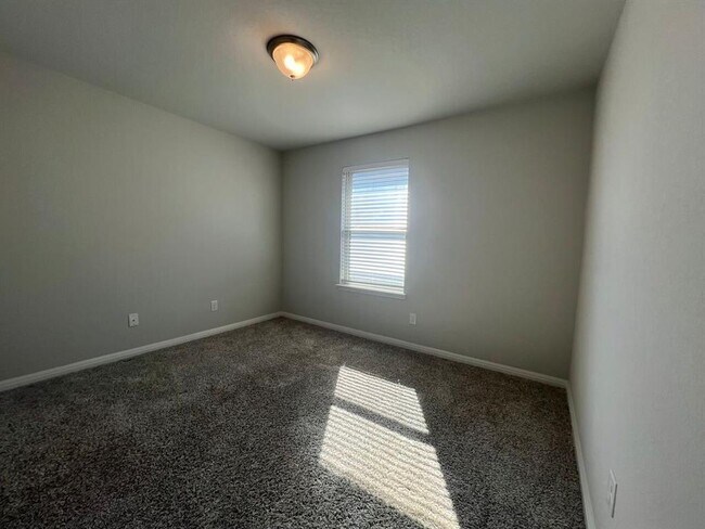 Building Photo - 124 Old Stage Coach Rd