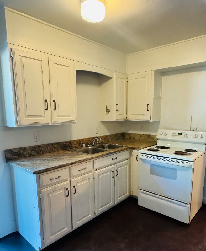 Building Photo - 132 Lindsey Rd