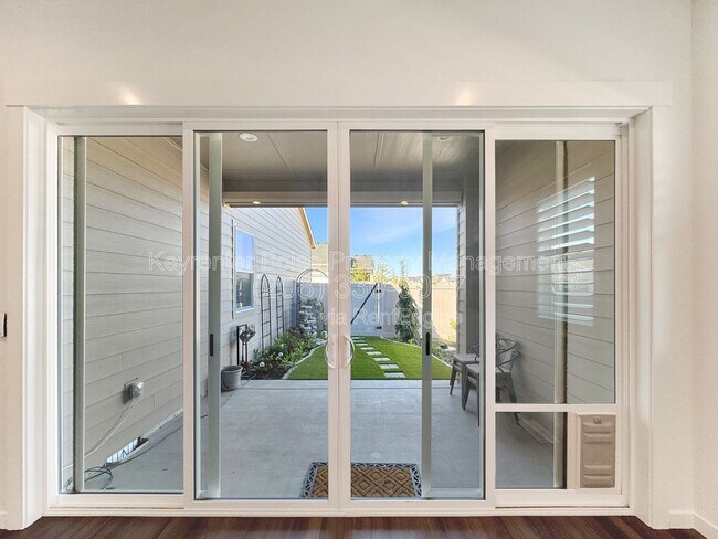 Building Photo - 2197 N Leatherwood Ave