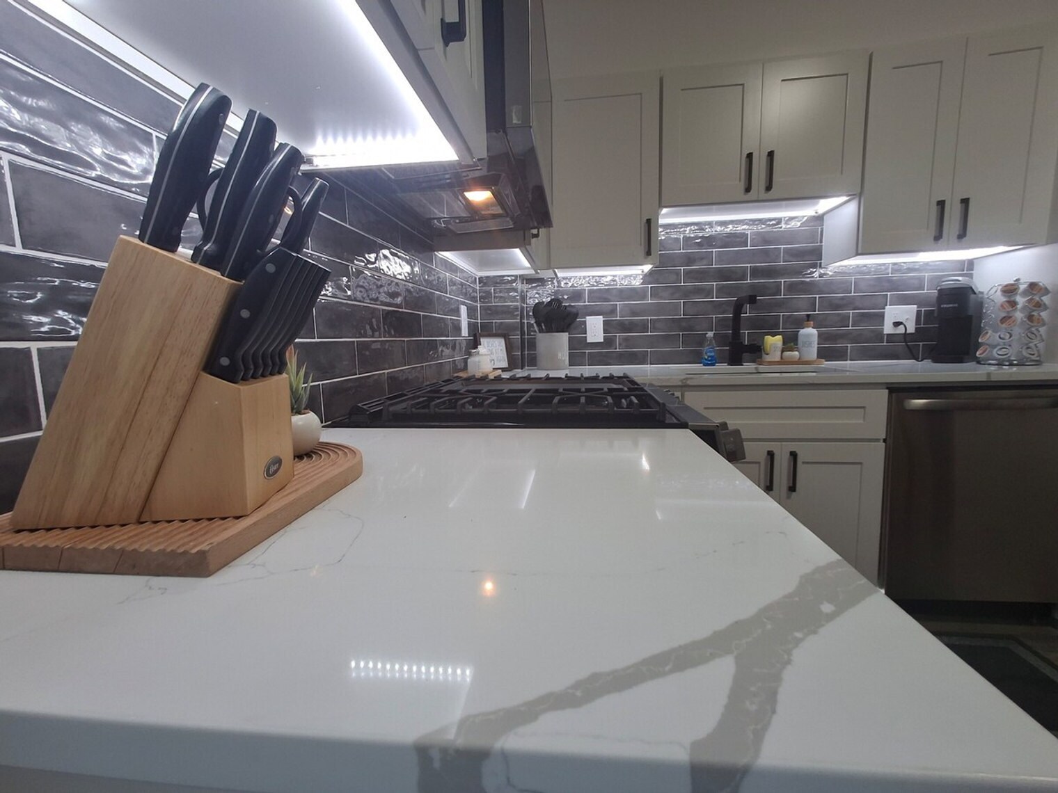 Building Photo - 23 Handy St