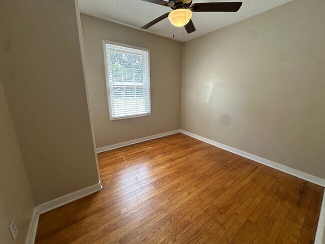 Building Photo - 428 Long Leaf Acres Dr