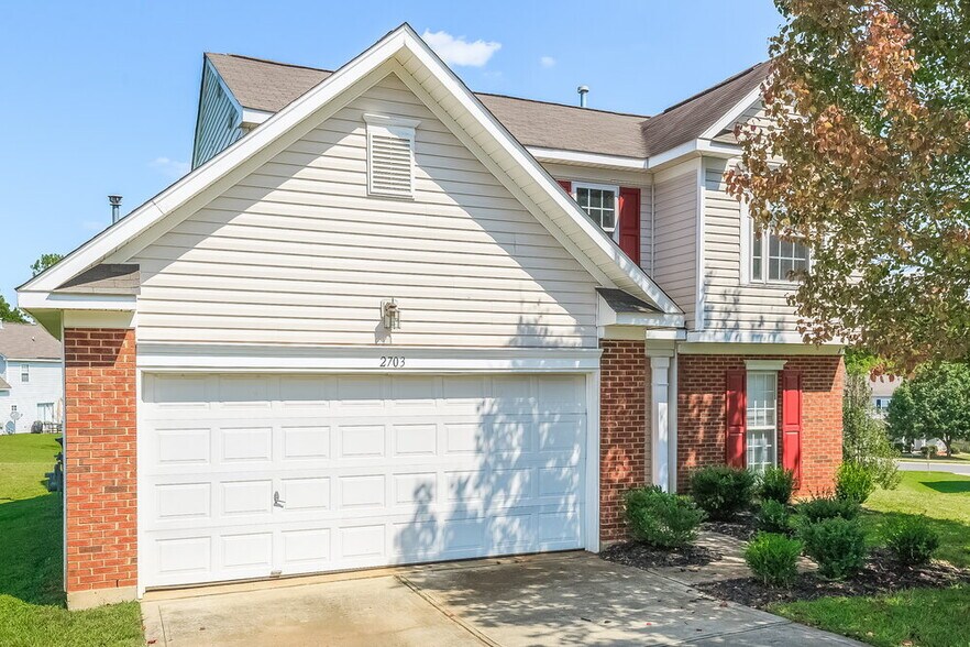 Building Photo - 2703 Cloven Pl