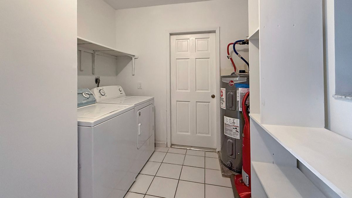 Building Photo - 8877 SW 36th St