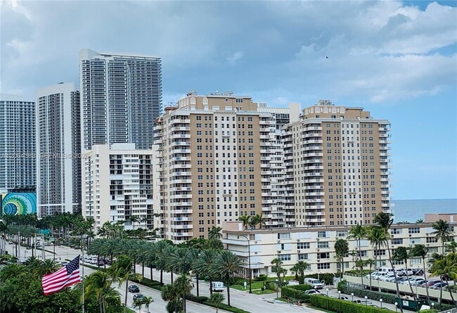Building Photo - 1985 S Ocean Dr