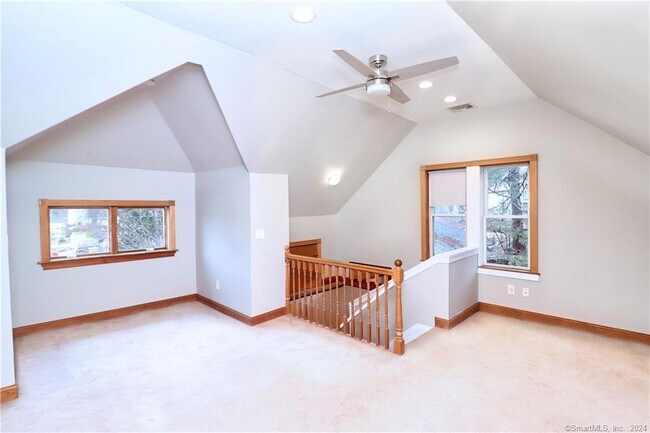 Building Photo - 165 Elm St