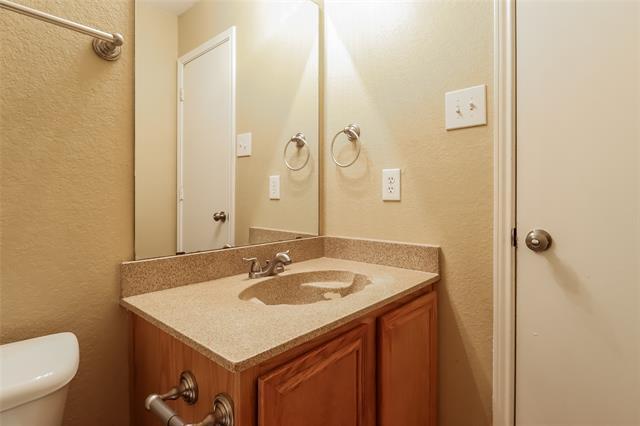 Building Photo - 2809 Coral Dr