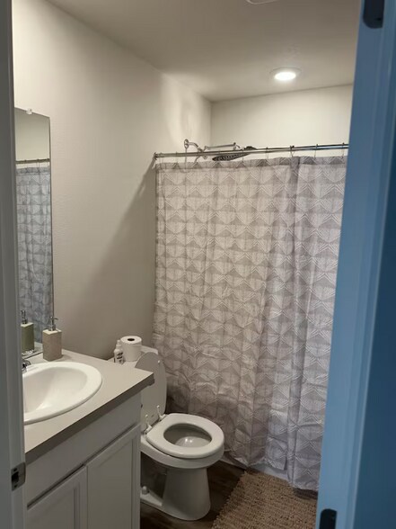 Building Photo - 13764 NE 67th Wy