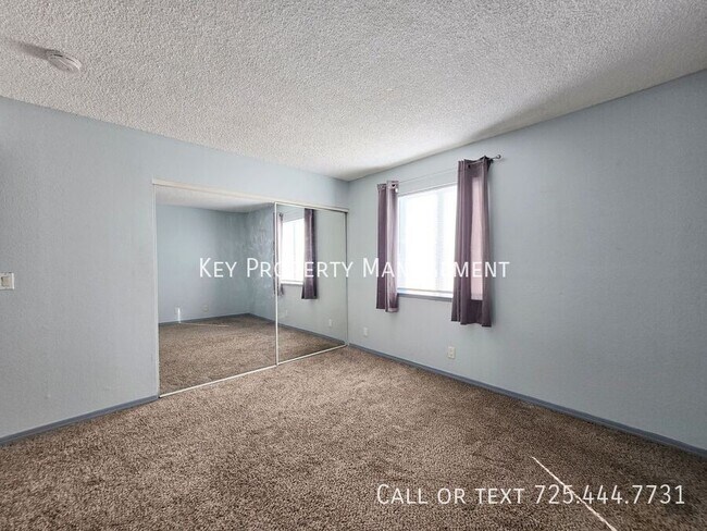 Building Photo - 3720 Snorkel Cir