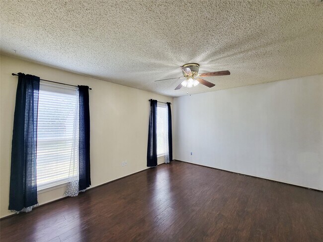 Building Photo - 25303 Avery Hill Ln