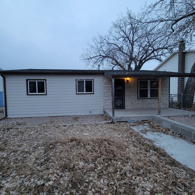 Building Photo - 3 Bed, 1 Bath Home for rent. One level liv...