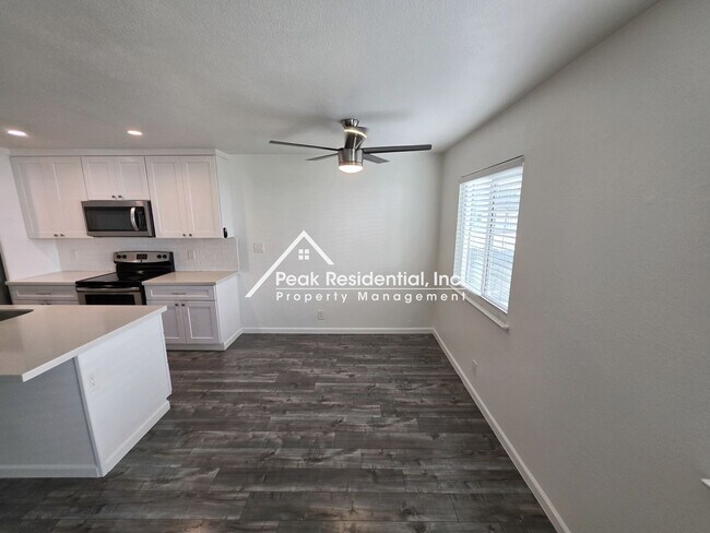 Building Photo - Cute 2 bd/1 ba Foothill Farms Fourplex