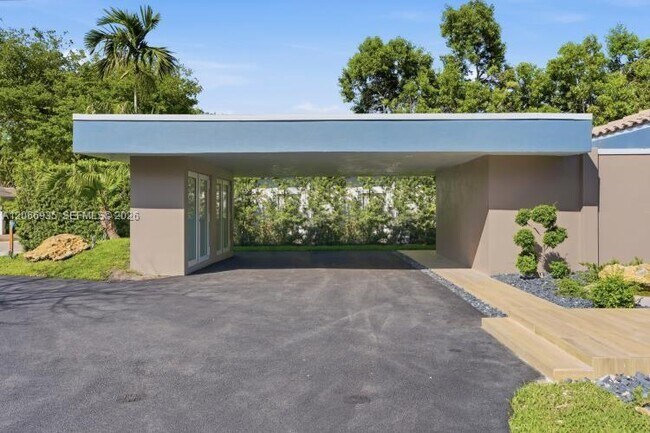 Building Photo - 291 Shore Dr E