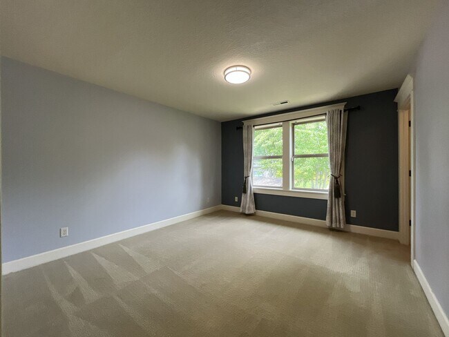 Building Photo - Luxury 5 Bedroom Home with Soaking Tub, Chef’s Kitchen & Expansive Primary Suite