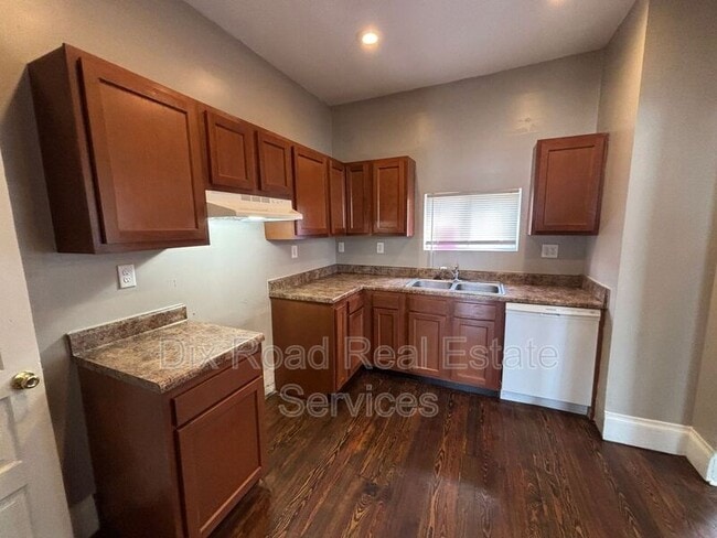 Building Photo - 5310 Carthage Ave