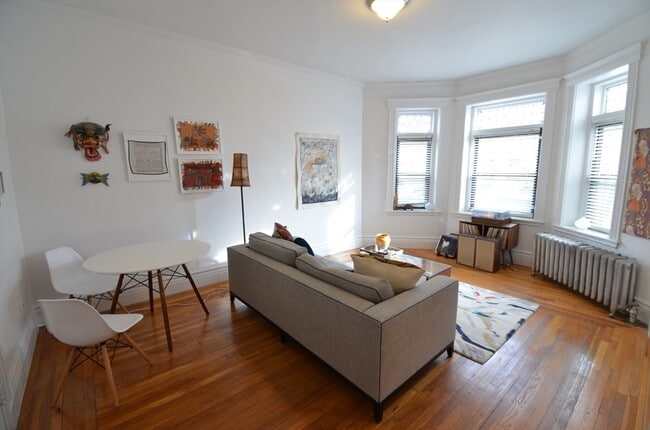 Building Photo - 1109 Boylston St