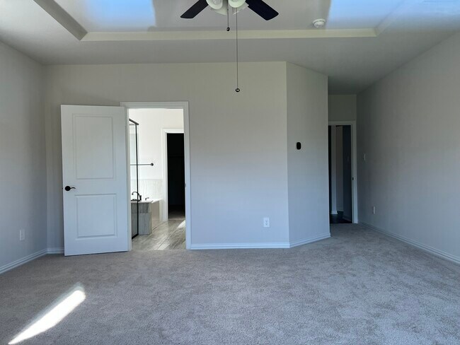 Building Photo - 3105 Rolling Hls Ln